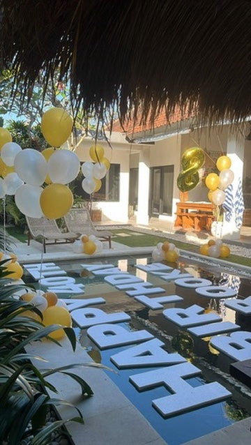 FLOATING POOL DISPLAY