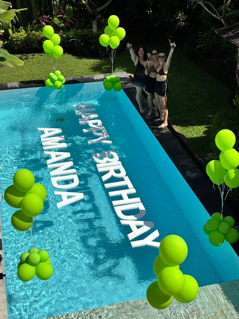 FLOATING POOL DISPLAY